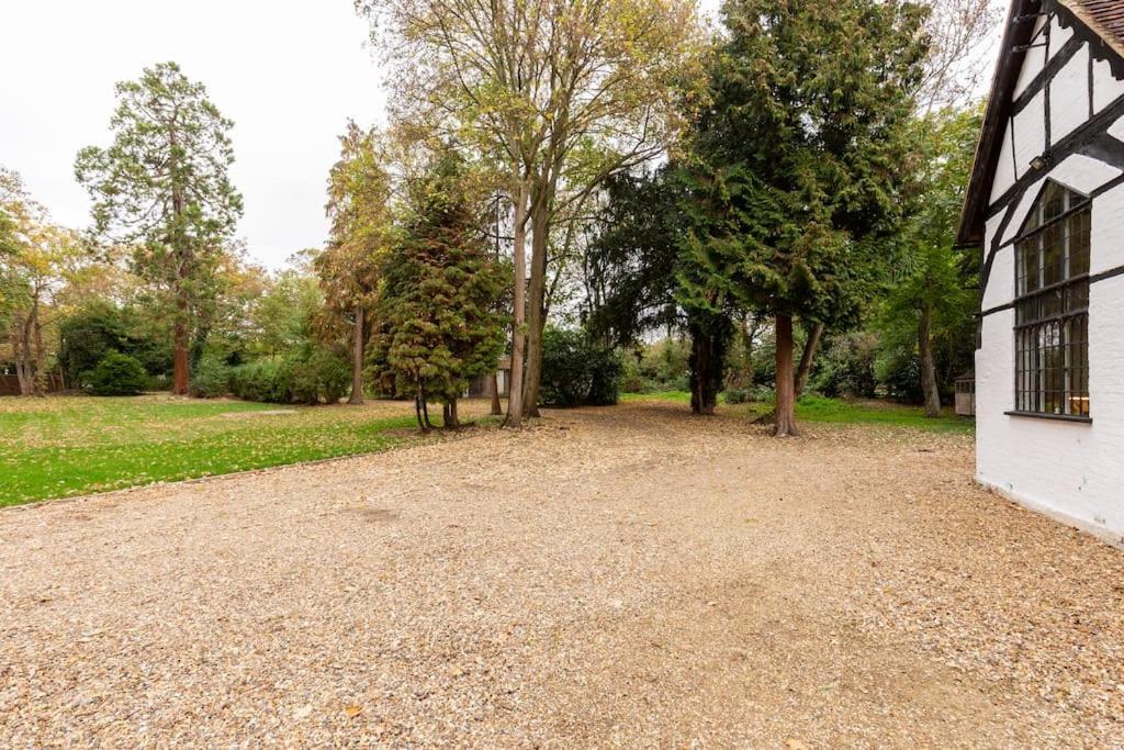 Dorney Windsor Legoland 5 Star Stay For Upto 14 Guests Экстерьер фото