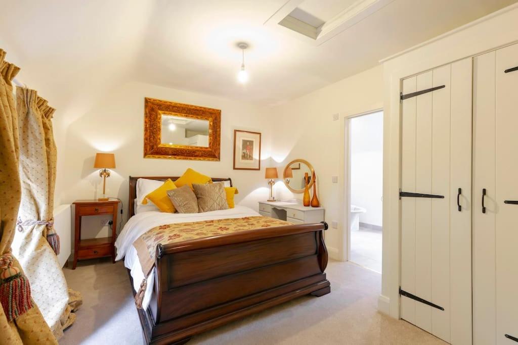 Dorney Windsor Legoland 5 Star Stay For Upto 14 Guests Экстерьер фото